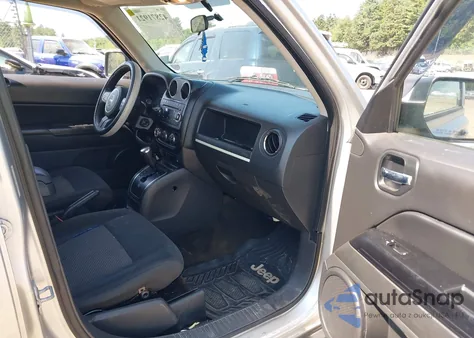 2014 Jeep Patriot Sport из США, поврежденный, VIN 1C4NJRBB9ED560704